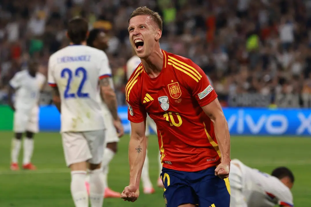 Daniel Olmo durante el partido de semifinales de la Eurocopa de f&uacute;tbol que Espa&ntilde;a y Francia disputan este martes en M&uacute;nich.  EFE/EPA/CLEMENS BILAN